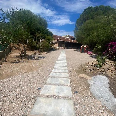 Le Stanze Del Mare Aparthotel Golfo Aranci Bagian luar foto
