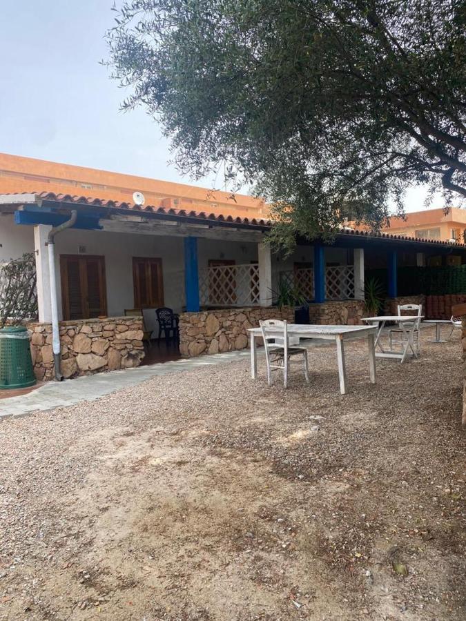 Le Stanze Del Mare Aparthotel Golfo Aranci Bagian luar foto