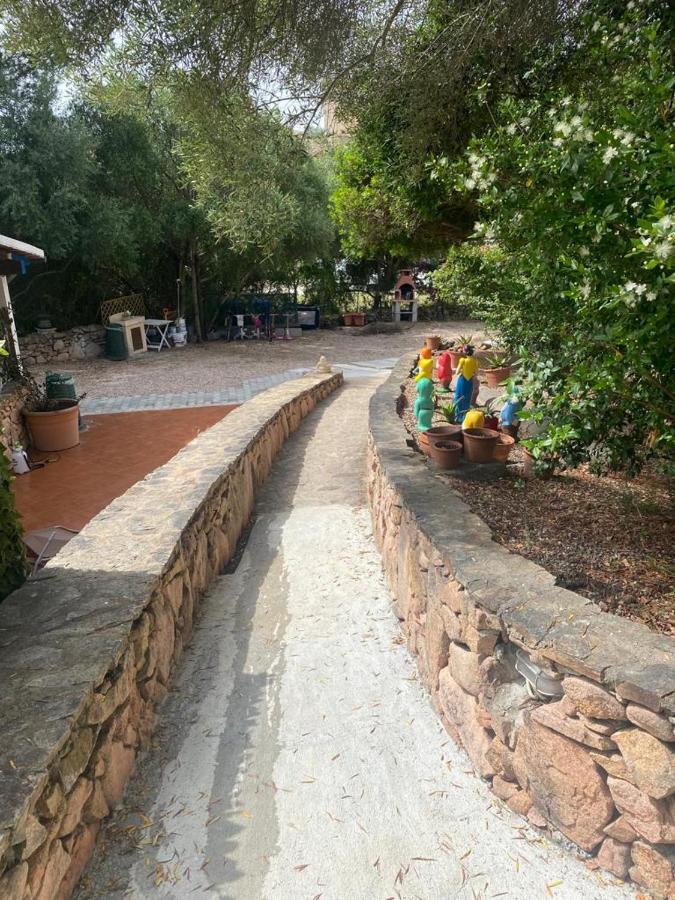 Le Stanze Del Mare Aparthotel Golfo Aranci Bagian luar foto