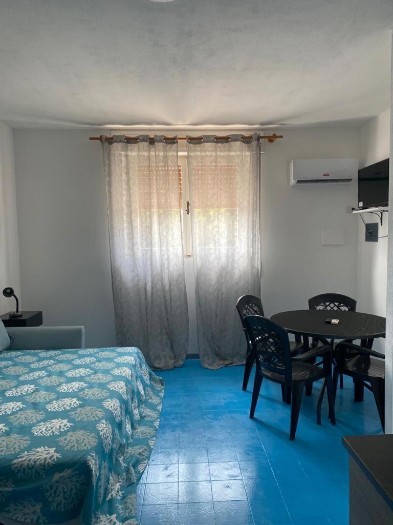 Le Stanze Del Mare Aparthotel Golfo Aranci Bagian luar foto