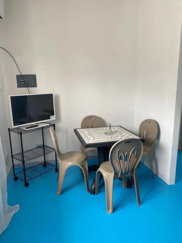 Le Stanze Del Mare Aparthotel Golfo Aranci Bagian luar foto