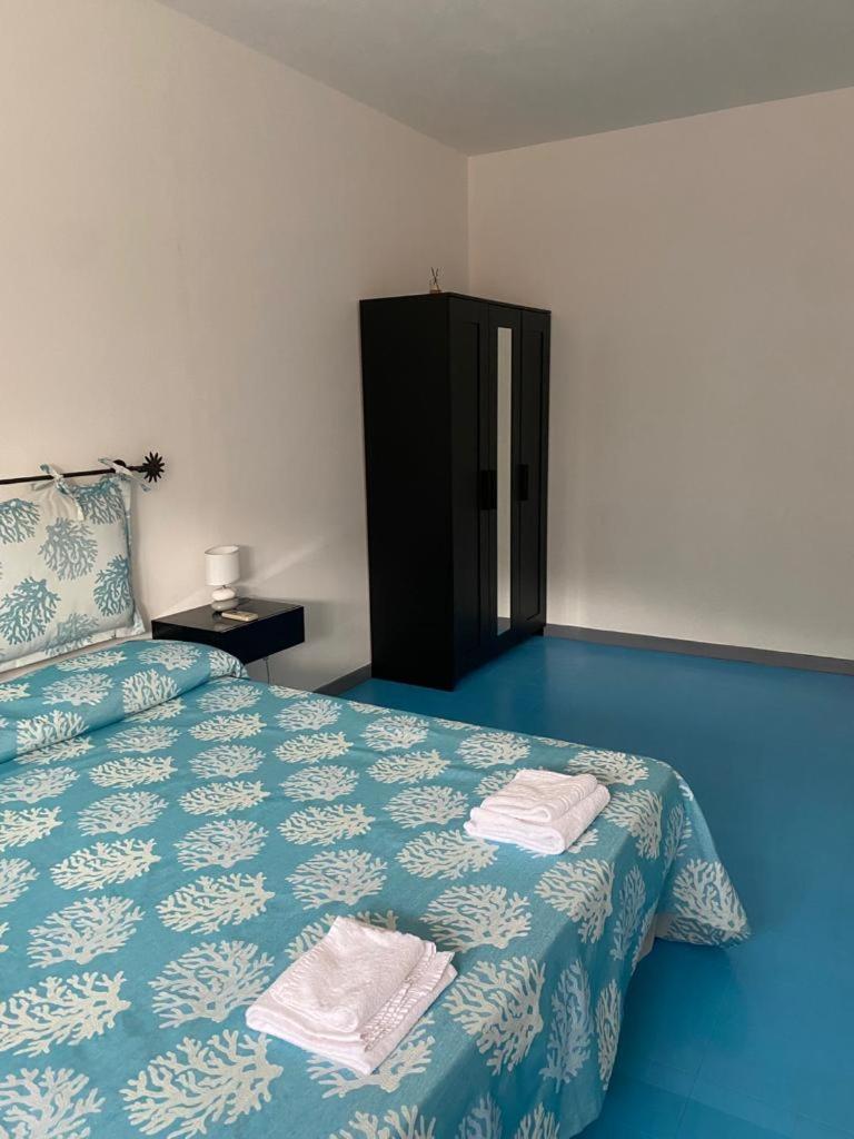 Le Stanze Del Mare Aparthotel Golfo Aranci Bagian luar foto