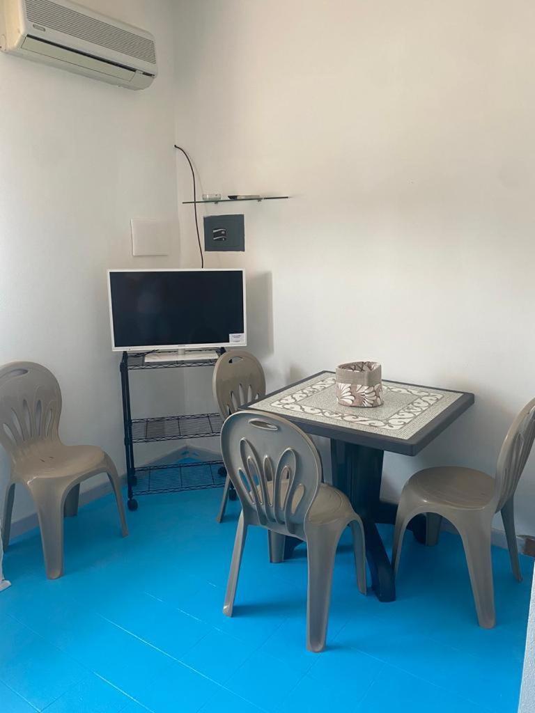 Le Stanze Del Mare Aparthotel Golfo Aranci Ruang foto