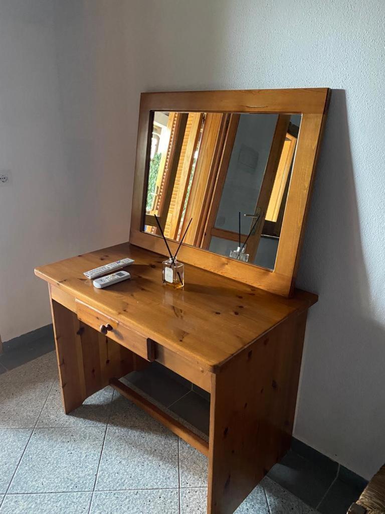Le Stanze Del Mare Aparthotel Golfo Aranci Ruang foto