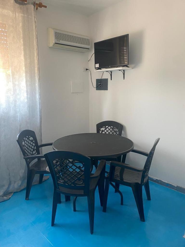 Le Stanze Del Mare Aparthotel Golfo Aranci Ruang foto