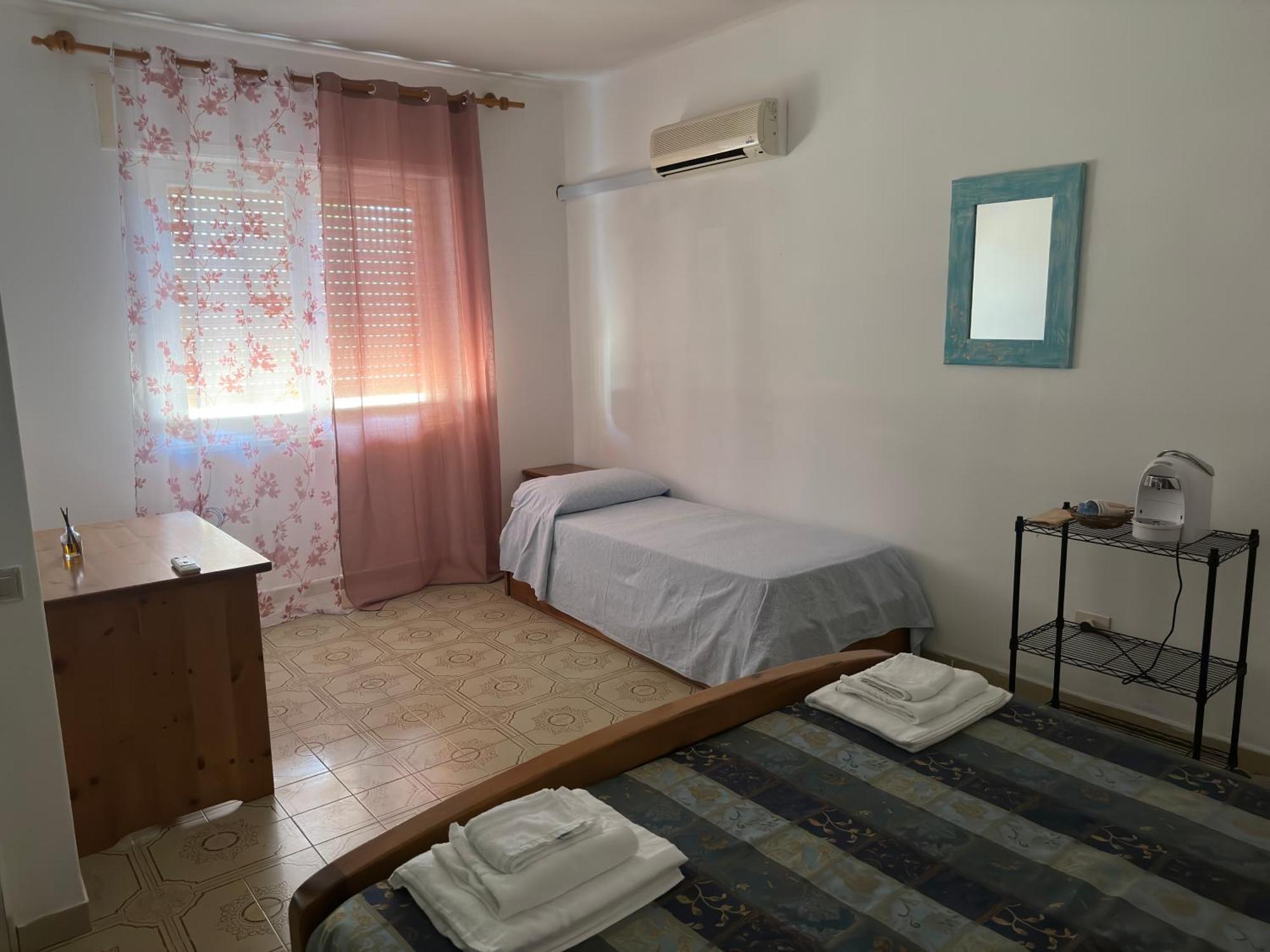 Le Stanze Del Mare Aparthotel Golfo Aranci Ruang foto