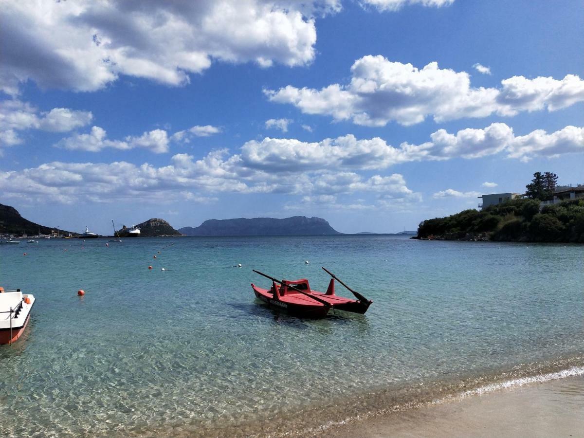 Le Stanze Del Mare Aparthotel Golfo Aranci Bagian luar foto