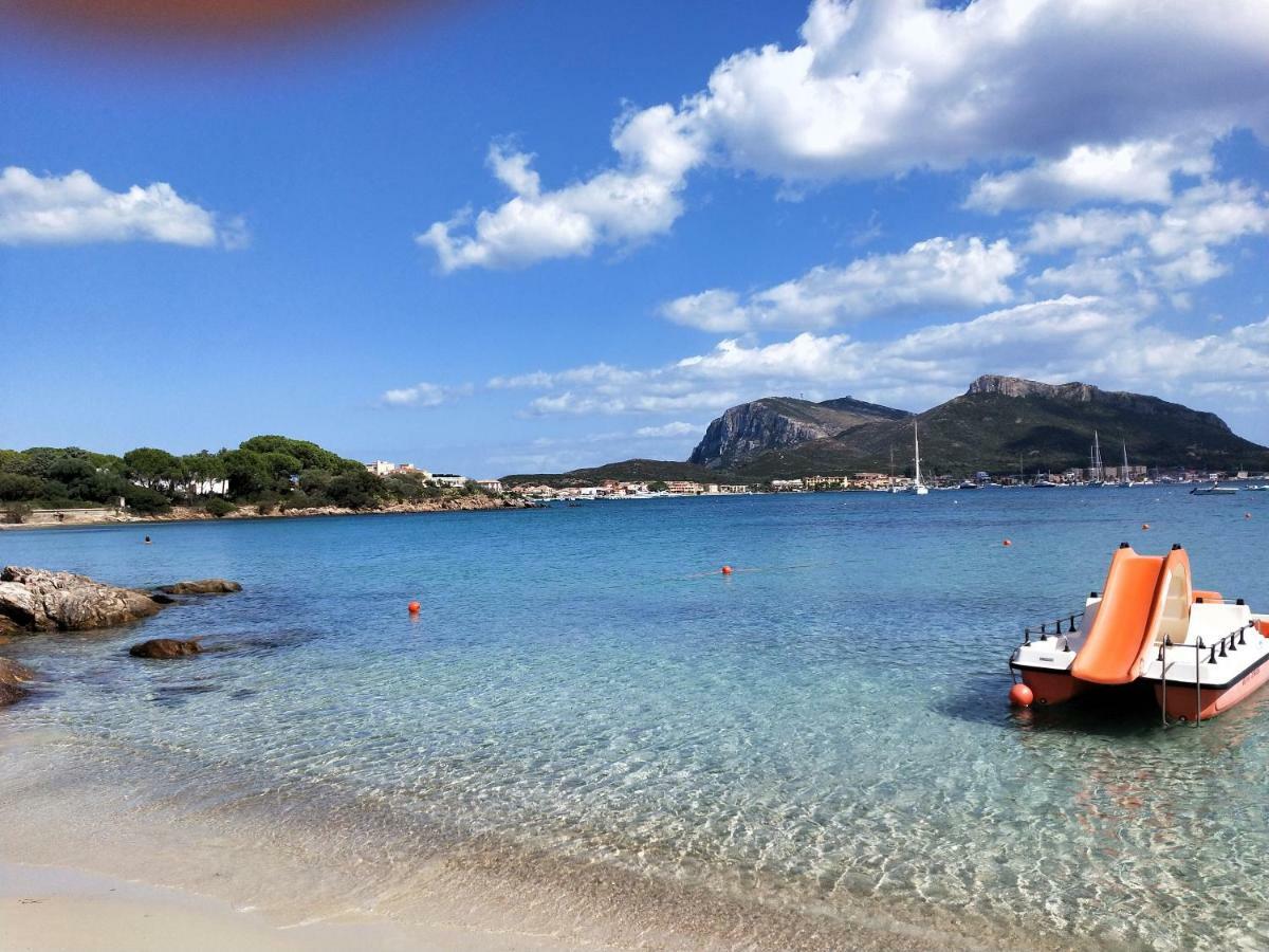 Le Stanze Del Mare Aparthotel Golfo Aranci Bagian luar foto